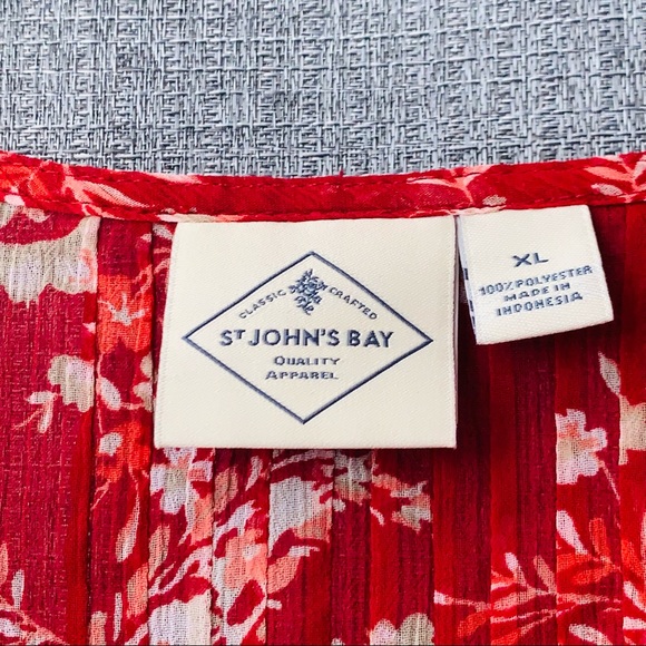 Women’s Chiffon Top - Picture 3 of 8